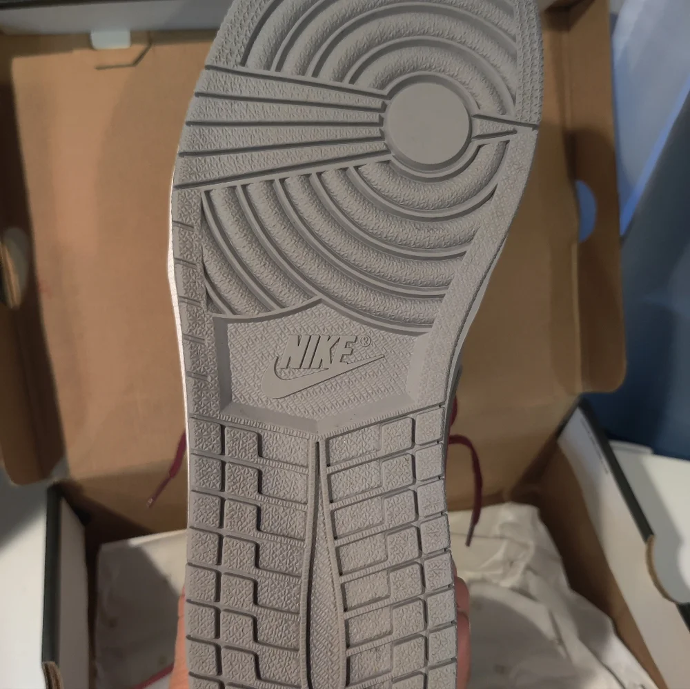 Air Jordan 1 - Picture 4 of 8